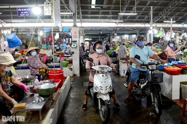 Thủ tướng đồng ý cho TPHCM giãn cách xã hội thêm 2 tuần theo Chỉ thị 16-3