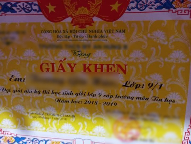 Nam sinh đạt giải nhì học sinh giỏi, cả nhà hớn hở ăn mừng nhưng 3 năm sau phát hiện bí mật động trời-1