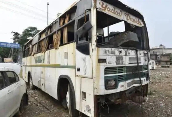 Người phụ nữ bị cưỡng hiếp, tra tấn bằng thanh sắt đến tử vong trên xe bus giữa ban ngày gây chấn động dư luận-1