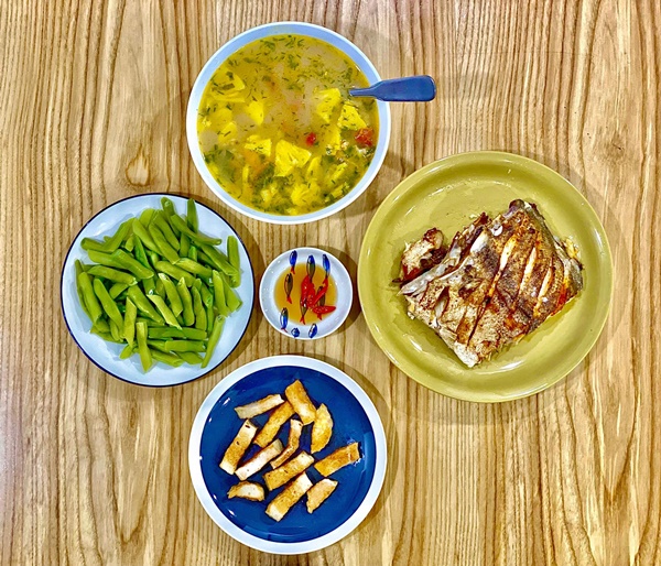 MC Đan Lê nấu nướng&nbsp;siêu ngon, trình bày đẹp mắt như ngoài hàng, bảo sao ông xã đạo diễn chỉ muốn về nhà ăn cơm-4