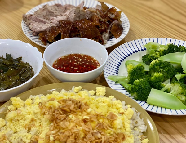 MC Đan Lê nấu nướng&nbsp;siêu ngon, trình bày đẹp mắt như ngoài hàng, bảo sao ông xã đạo diễn chỉ muốn về nhà ăn cơm-2