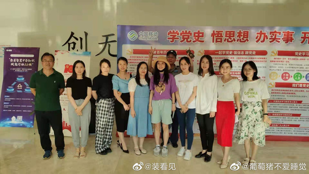 Triệu Vy lần đầu lộ diện với thái độ gây xôn xao đúng sau 20 ngày nổ ra scandal thanh trừng-3
