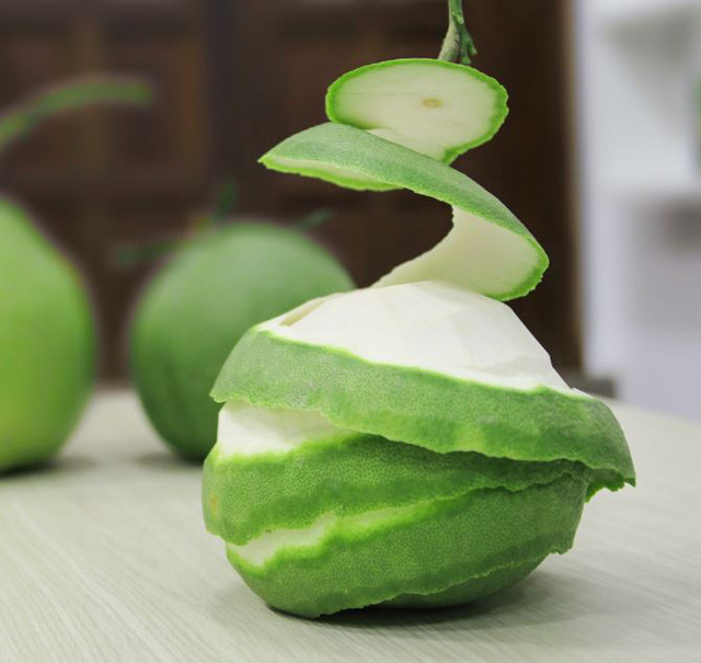 Ăn bưởi xong chớ vứt vỏ, hãy tận dụng để làm 4 điều này: Vừa làm món ăn vừa có thể làm chất tẩy rửa, chống côn trùng-3