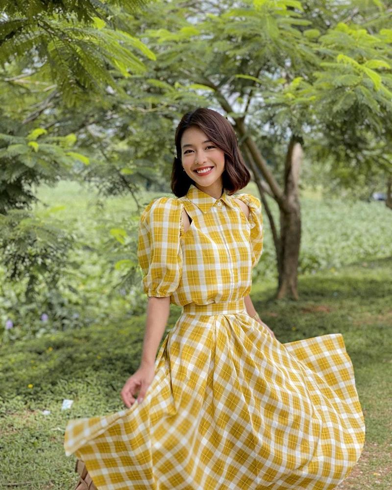 Style ngoài đời của Khả Ngân: Trẻ trung và sexy hết nút, nhưng không xuất sắc như trong 11 Tháng 5 Ngày?-3