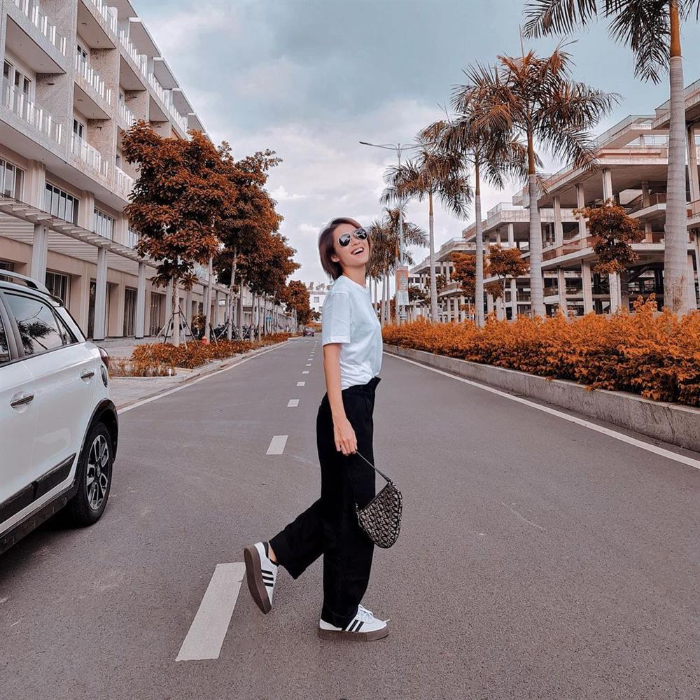 Style ngoài đời của Khả Ngân: Trẻ trung và sexy hết nút, nhưng không xuất sắc như trong 11 Tháng 5 Ngày?-8