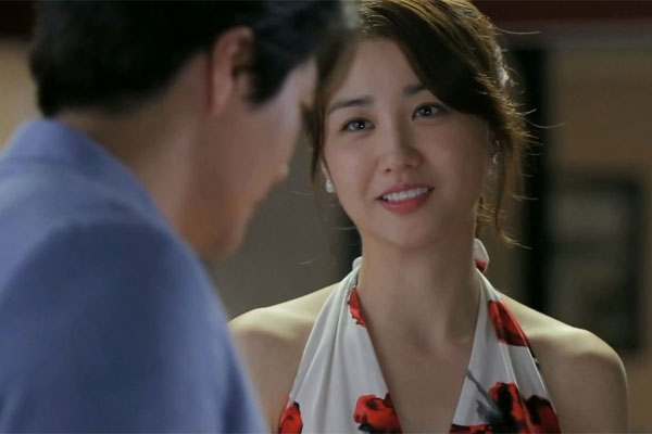 Vợ chồng đang cãi nhau, mẹ vợ bỗng cầm chổi chạy ra bênh con gái một câu khiến tôi chết lặng tại chỗ-2