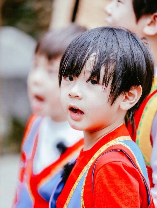 Trầm trồ trước nhan sắc hai con mỹ nam Ngô Tôn - Lám thế nào để tối ưu hóa gen trội của bố mẹ cho thế hệ sau?-10