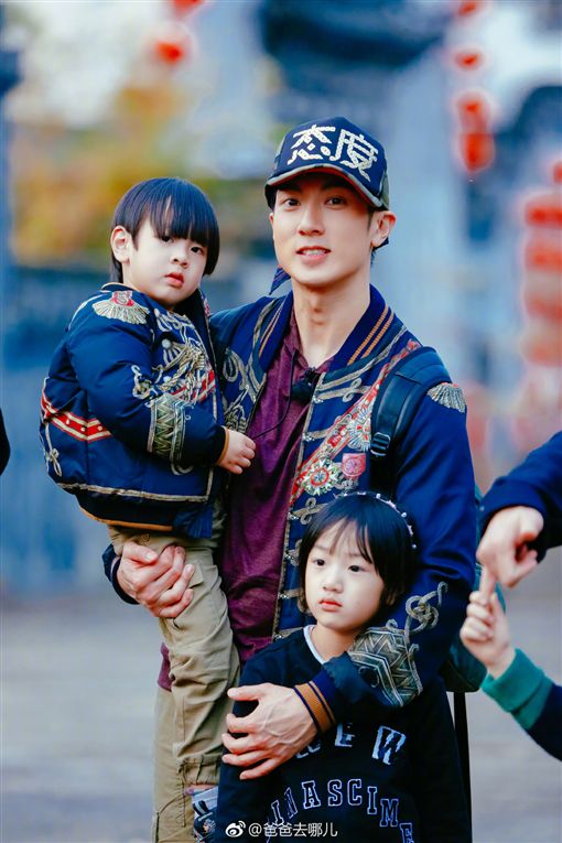 Trầm trồ trước nhan sắc hai con mỹ nam Ngô Tôn - Lám thế nào để tối ưu hóa gen trội của bố mẹ cho thế hệ sau?-15