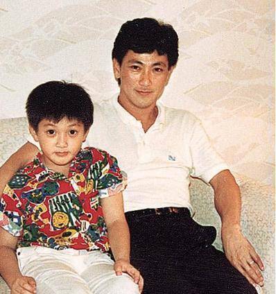 Trầm trồ trước nhan sắc hai con mỹ nam Ngô Tôn - Lám thế nào để tối ưu hóa gen trội của bố mẹ cho thế hệ sau?-16