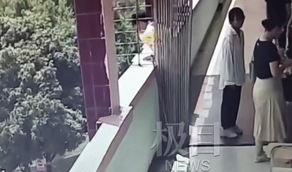 Nam sinh nhảy lầu trước sự chứng kiến kinh hoàng của giáo viên và bạn học, nguyên nhân đáng trách khiến phụ huynh tỉnh ngộ-2