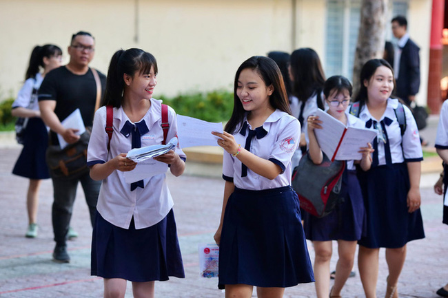 Điểm chuẩn xét tuyển đại học 2021: 71 trường công bố danh sách TRÚNG TUYỂN-1