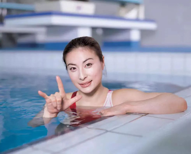 Con gái yêu tỷ phú kém 3 tuổi bị mẹ ngăn cản quyết liệt, trên sân khấu hôn lễ, lời vả mặt” dư luận của ông thông gia quyền lực&nbsp;khiến nhà gái ngã ngửa”-2