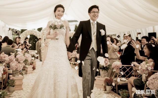Con gái yêu tỷ phú kém 3 tuổi bị mẹ ngăn cản quyết liệt, trên sân khấu hôn lễ, lời vả mặt” dư luận của ông thông gia quyền lực khiến nhà gái ngã ngửa”-8