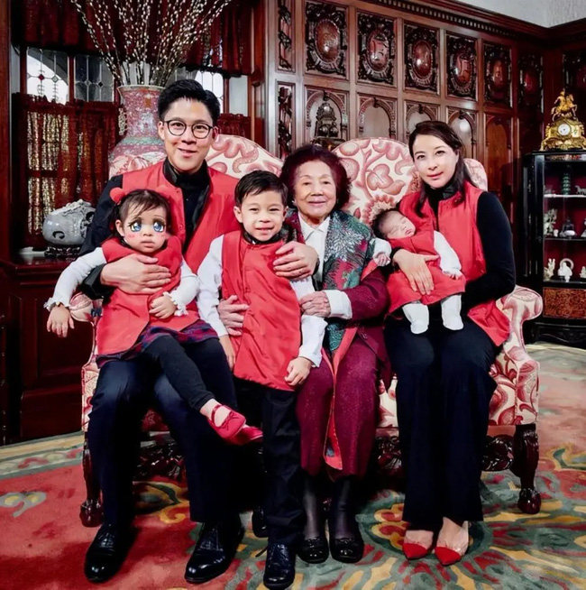 Con gái yêu tỷ phú kém 3 tuổi bị mẹ ngăn cản quyết liệt, trên sân khấu hôn lễ, lời vả mặt” dư luận của ông thông gia quyền lực&nbsp;khiến nhà gái ngã ngửa”-10