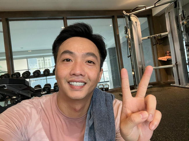 Màn thay đổi ngoại hình vượt bậc của Cường Đô La sau 10 năm: So sánh ảnh mới thấy Đàm Thu Trang chăm chồng thật mát tay-3