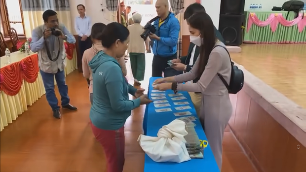 Chính quyền địa phương lên tiếng về những điểm bất thường trong loạt giấy tờ của vợ chồng Thuỷ Tiên, Công Vinh-3