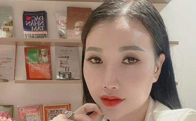 Nữ tổng giám đốc lừa đảo bị công an truy tìm vẫn lên mạng livestream dọa nhờ luật sư khởi kiện đòi bồi thường danh dự-3