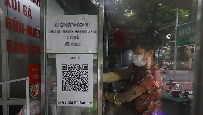 Xuyên đêm dọn dẹp, dậy sớm nổi lửa, chờ chính Ngọ mở hàng-9