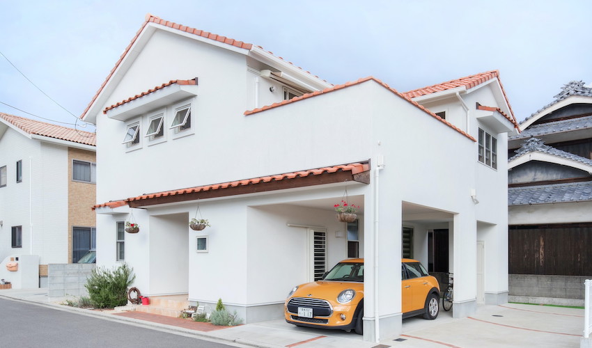 Ngôi nhà đặc biệt với phòng khách trên tầng 2, nhìn từ ngoài vào trong đều toát lên vẻ độc đáo và thú vị-1