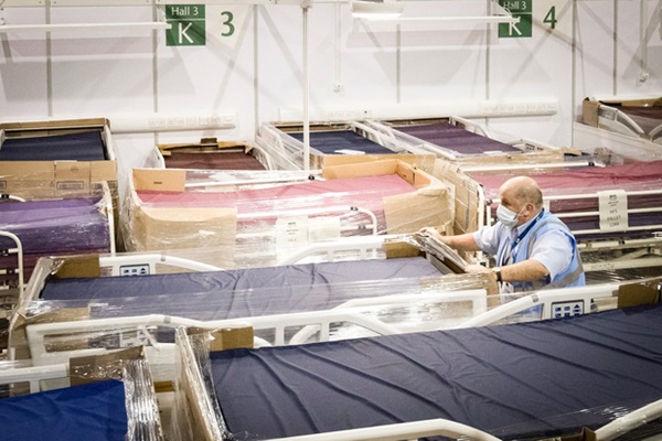 Bệnh viện từ chối bệnh nhân, người Mỹ lại chết ngạt giữa cơn bão biến chủng Covid (Delta) quá hung hãn-3