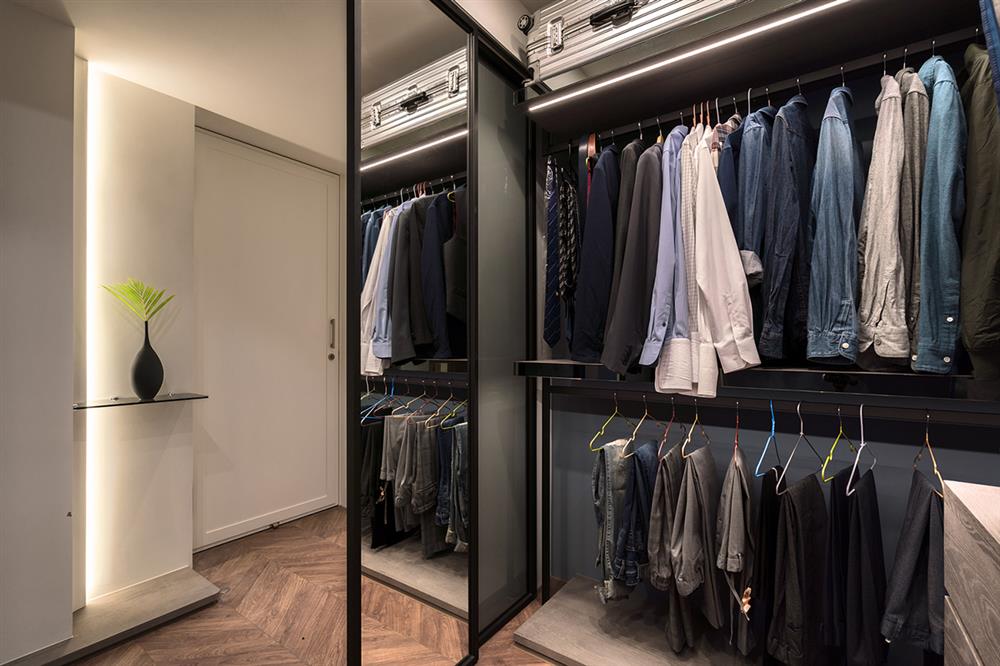 Căn hộ cũ kỹ xuống cấp với đồ đạc lộn xộn được biến hình thành không gian tinh tế, hiện đại dành cho vợ chồng trẻ-11