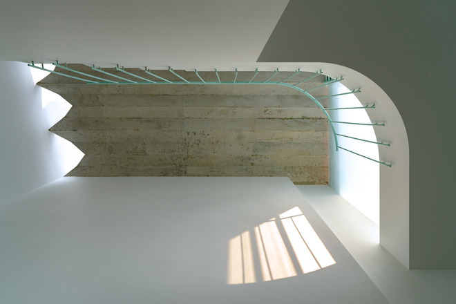 Ngôi nhà trong hẻm nổi bật với gam xanh mint siêu cưng, hay nhất là thiết kế zigzag độc lạ đỉnh của chóp-10