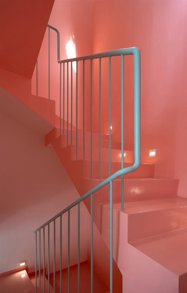 Ngôi nhà trong hẻm nổi bật với gam xanh mint siêu cưng, hay nhất là thiết kế zigzag độc lạ đỉnh của chóp-12