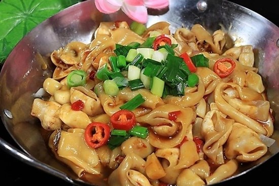 2 bộ phận đắt giá nhất của con cá, sánh ngang 