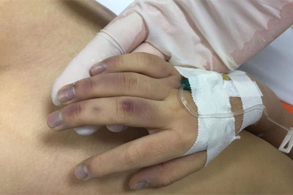 Hà Nội: Niêm phong ngôi nhà nơi xảy ra vụ bé gái 6 tuổi tử vong có dấu hiệu bị bạo hành-4