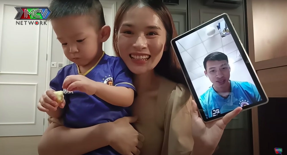 Vợ cầu thủ Đỗ Hùng Dũng bật khóc: Đó là giai đoạn khó khăn nhất-3