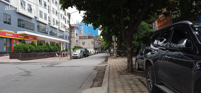 Vụ bé gái 6 tuổi tử vong nghi do bạo hành ở Hà Nội: Gia đình sống kín tiếng, hàng xóm không hay biết gì cho tới khi bố mẹ bế con đi cấp cứu-1