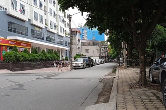 Vụ bé gái 6 tuổi tử vong nghi do bạo hành ở Hà Nội: Gia đình sống kín tiếng, hàng xóm không hay biết gì cho tới khi bố mẹ bế con đi cấp cứu