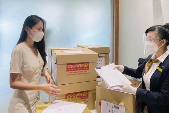 Thủy Tiên chính thức nhận sao kê tại ngân hàng