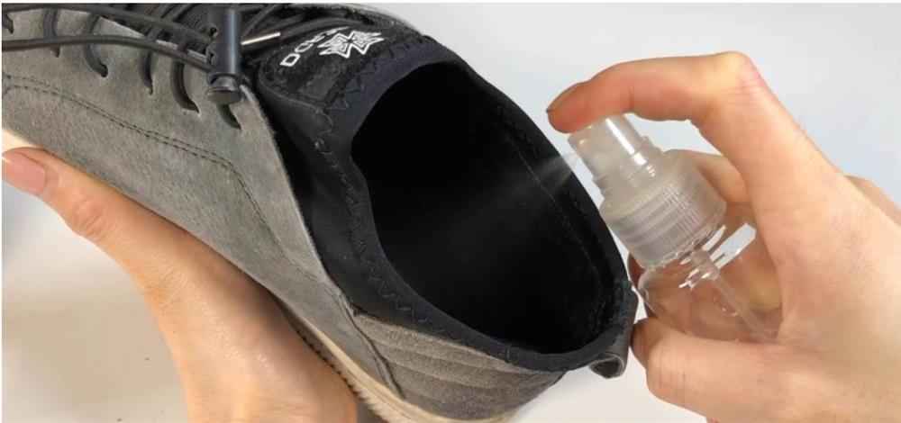 Đừng lo lắng về đôi giày ướt đẫm mồ hôi, hãy rắc một ít hỗn hợp này vào sẽ nhanh chóng loại bỏ mùi khó chịu-6