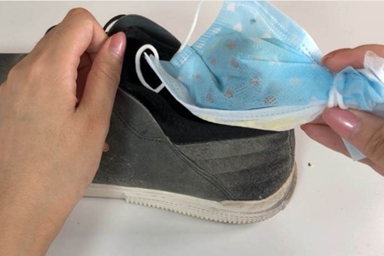 Đừng lo lắng về đôi giày ướt đẫm mồ hôi, hãy rắc một ít hỗn hợp này vào sẽ nhanh chóng loại bỏ mùi khó chịu