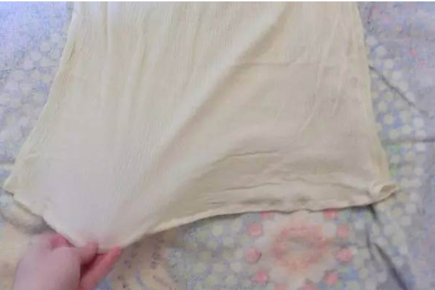 Phải làm gì nếu quần áo bị co lại sau khi giặt? Chỉ cần một phương pháp nhỏ, bạn có thể khôi phục hình dáng nhanh chóng, vừa đơn giản lại thiết thực-5