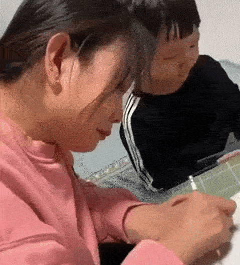 Một ông bố trẹo cả hàm vì bất lực” trong việc dạy con làm bài tập về nhà-4