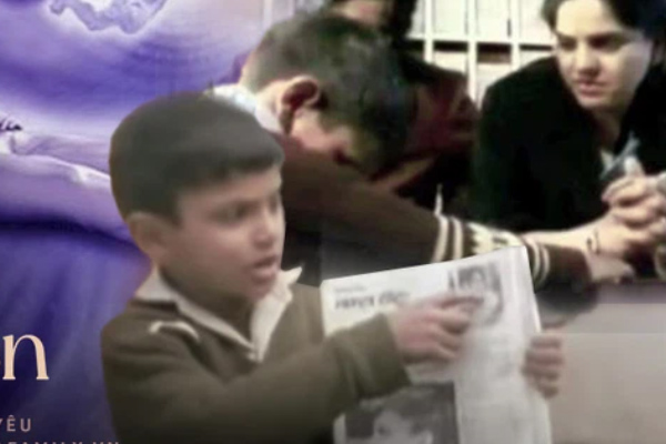 Lạnh sống lưng chuyện cô bé 16 tháng tuổi: Cầm điện thoại nhắc cái tên lạ và bí ẩn từ kiếp trước của người vợ vì sinh thêm con mà qua đời khiến tất cả rùng mình!-1