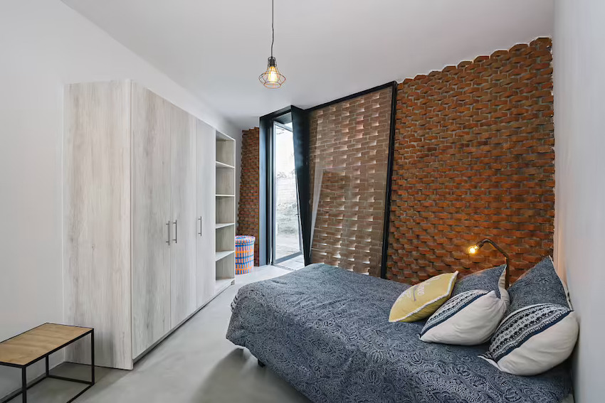 Căn nhà 35m2 với thiết kế gạch đỏ phá cách, nhỏ xinh nhưng vô cùng ấn tượng-7