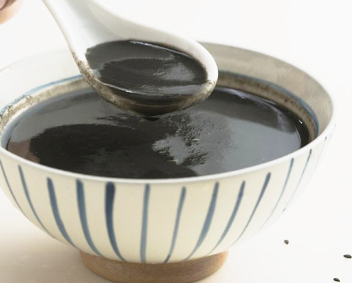 Nhìn qua tưởng bát thạch đen nhưng đây lại là món chè vừa ngon vừa bổ, cuối tuần chị em tranh thủ nấu ngay thôi!-4