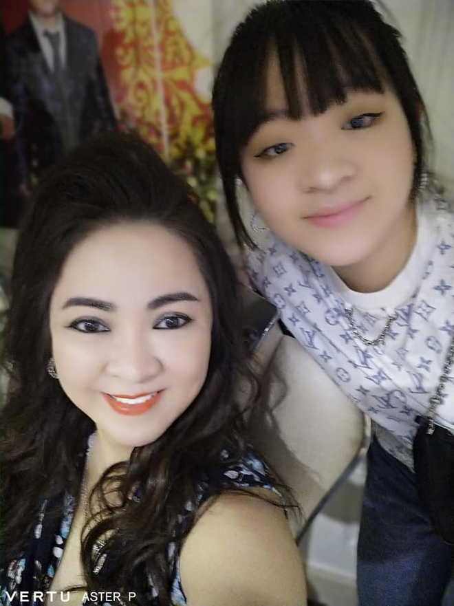 Khoảnh khắc siêu hiếm được chính CEO Đại Nam tung ra: Con dâu trưởng và ái nữ duy nhất đọ sắc, 1 điểm chung khiến mọi người ngỡ ngàng-3