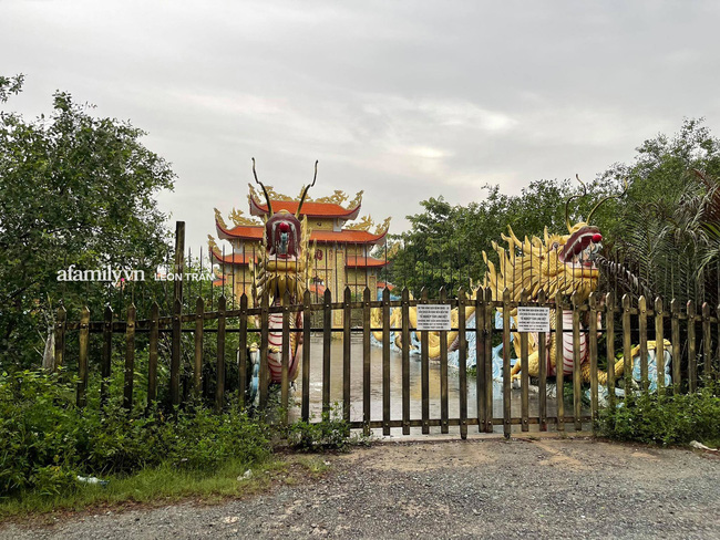 Hình ảnh nhà thờ Tổ của Hoài Linh đóng cửa im lìm trong ngày giỗ Tổ nghề?-3