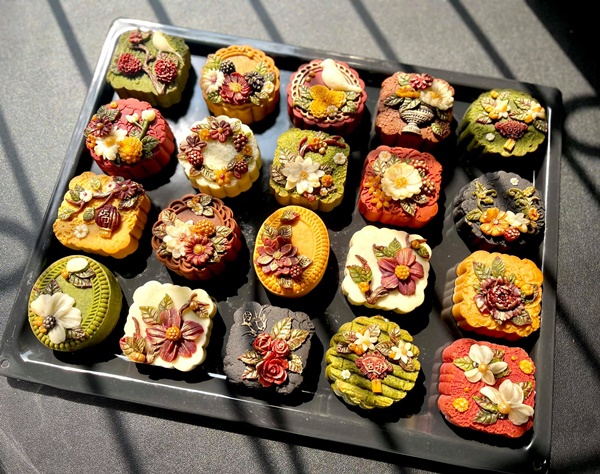 Hội chị em sáng tạo đủ loại bánh Trung thu phi truyền thống đẹp xuất sắc, chỉ muốn ngắm chẳng nỡ ăn-15