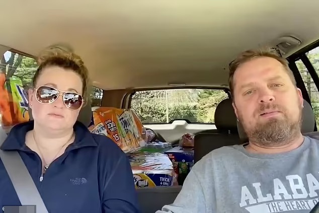 Chê vaccine, cặp vợ chồng Mỹ tử vong vì mắc Covid-19-1