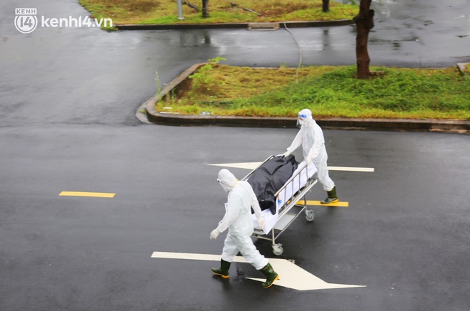 Nỗi lòng của bác sĩ 91 đi chống dịch từ Đà Nẵng, Bắc Giang đến TP.HCM: 2 cái sinh nhật của con qua rồi, tôi đều thất hứa với nó...-11