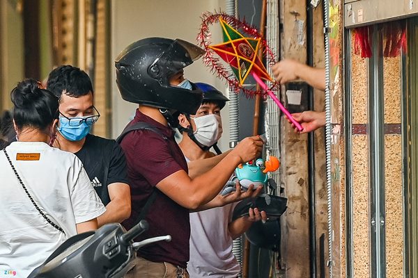 Hé cửa bán đồ chơi Trung thu ở Hà Nội-6