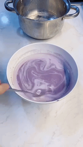 2021 rồi mà không thử làm bánh flan tím lịm này thì tiếc quá chị em ơi!-4