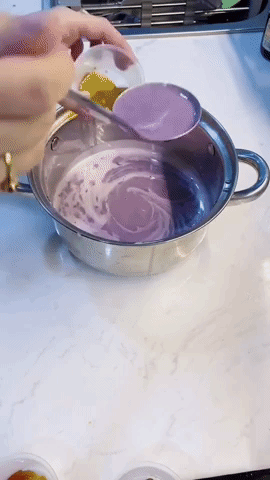 2021 rồi mà không thử làm bánh flan tím lịm này thì tiếc quá chị em ơi!-6