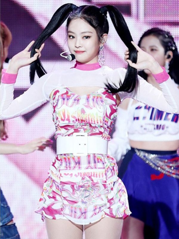 Kiểu tóc chí mạng của chị em 30: Ngọc Trinh và Triệu Lệ Dĩnh đều thảm, may ra 1 nàng cân nổi-8