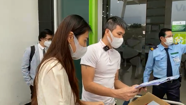 Xuất hiện hình ảnh Thủy Tiên có tới 4 số tài khoản nhận quyên góp từ thiện miền Trung?-4